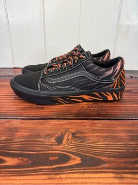 Vans ComfyCush Old Skool “Project CAT” Discovery Channel Tiger Print Women’s 8.5